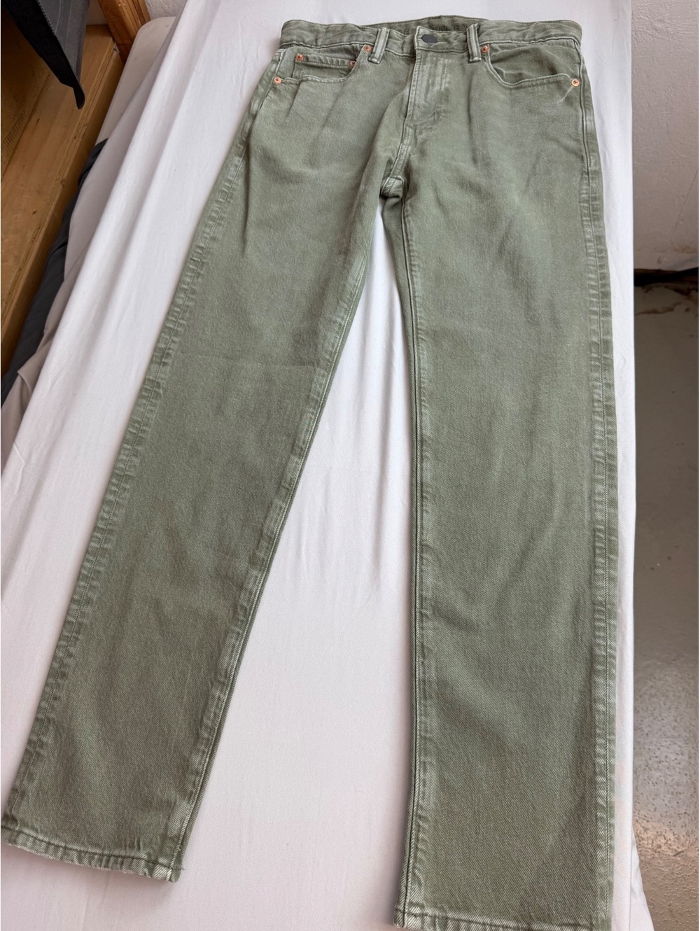 American Eagle NWT 28/32 Olive green jeans